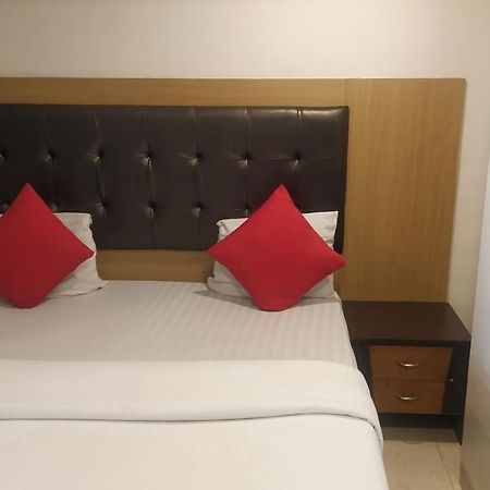 Hotel Palm Star Belapurpada Kültér fotó