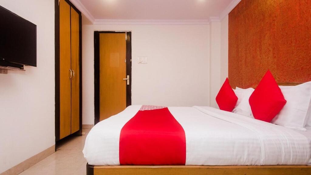 Hotel Palm Star Belapurpada Kültér fotó